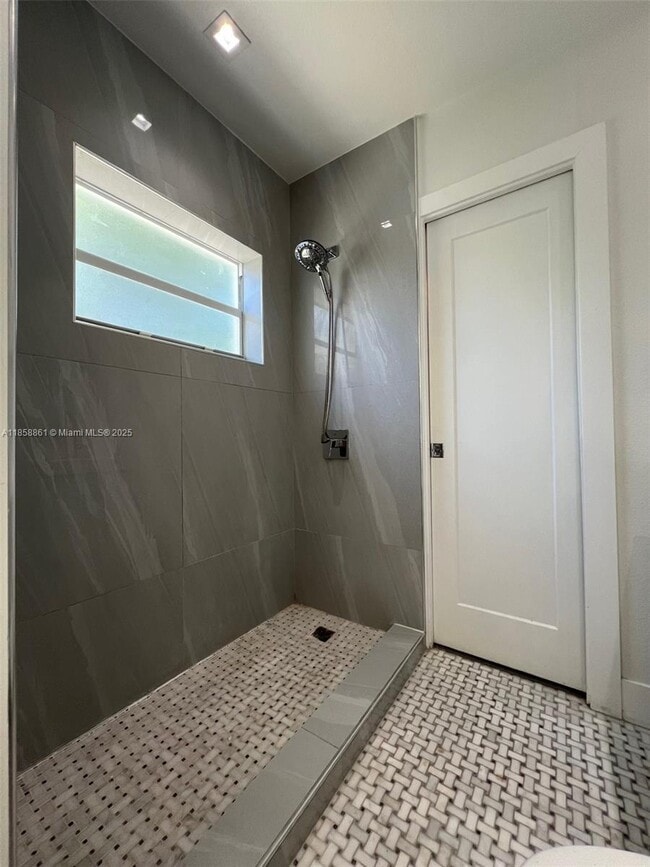 Foto del edificio - 530 SW 16th Ave