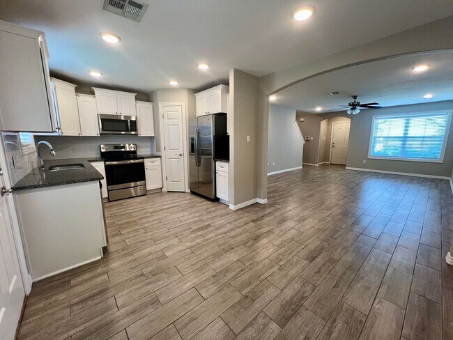 Foto del edificio - 6630 Leightyn Ln