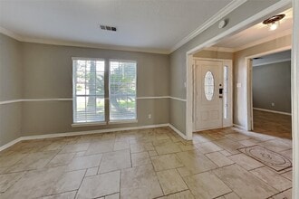 Building Photo - 8427 Burwood Park Dr