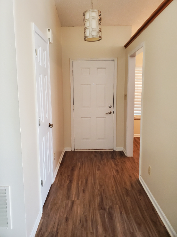 Building Photo - 7318 Thornmill Ct