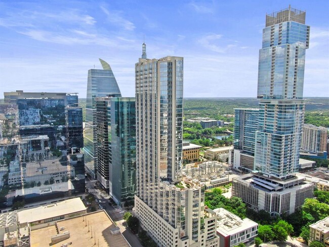 Building Photo - 360 Nueces St