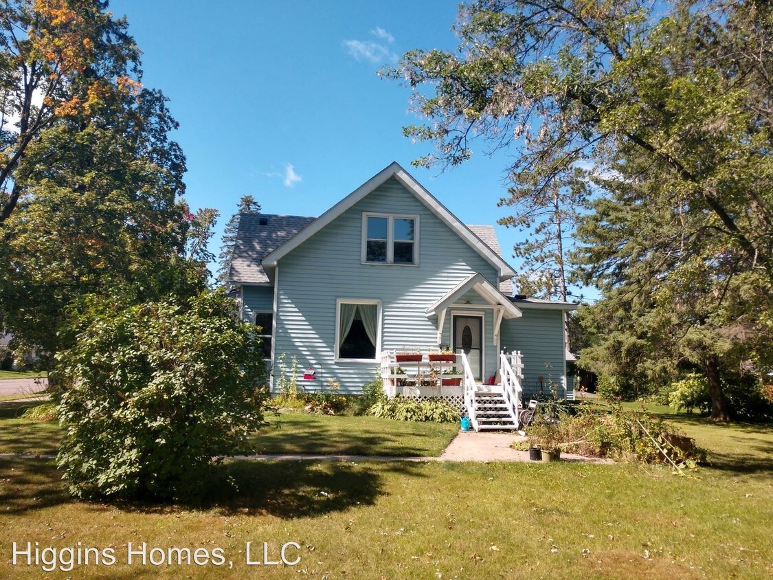 Primary Photo - 3 br, 2 bath Apartment - 160 5th Ave SE