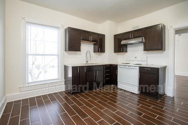 Foto del edificio - 169 S Belmont St