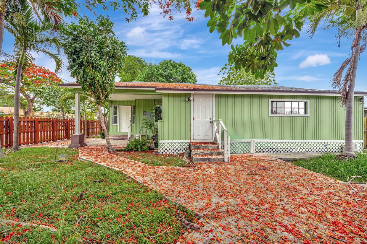 Primary Photo - 195 SW 50th Ave