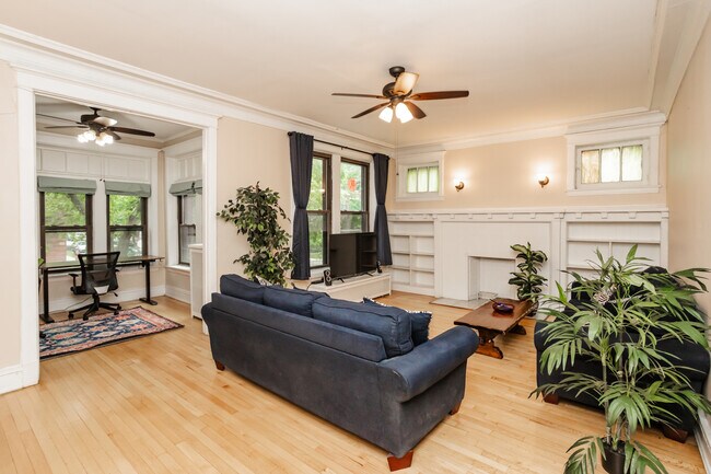 Foto del edificio - 5142 S Greenwood Ave