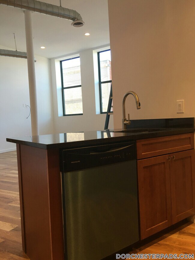 Foto del edificio - 600 Columbia Rd