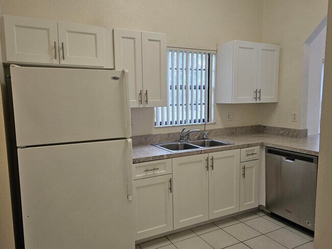 Foto del edificio - 13835 49th St N