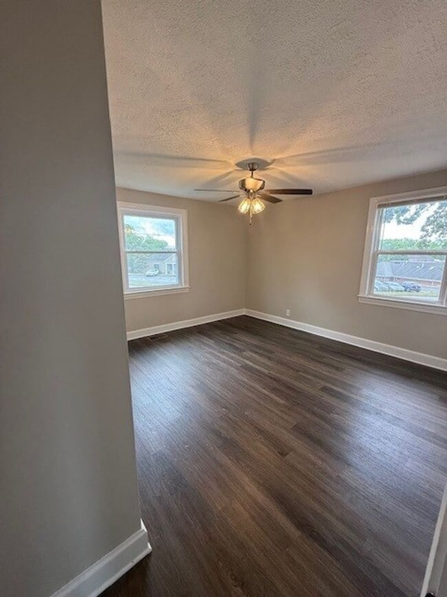Foto del edificio - 4bd, 2 bath house