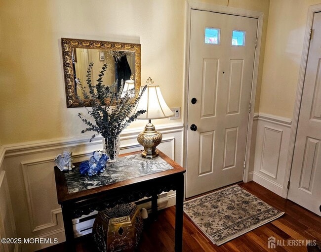 Building Photo - 663 Yorktown Ln