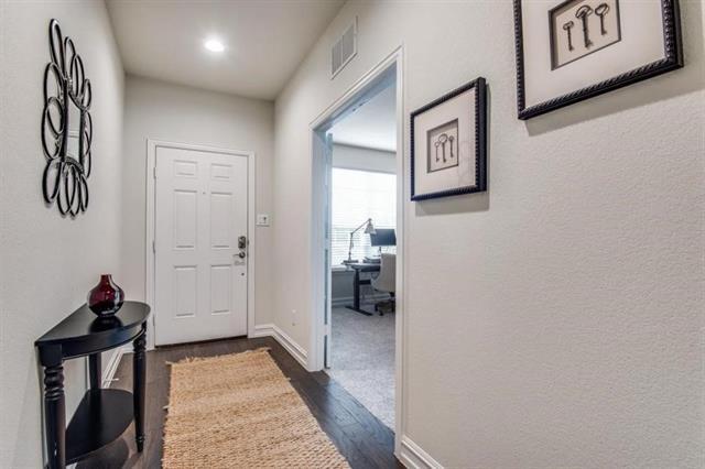 Building Photo - 203 Thornberry Dr