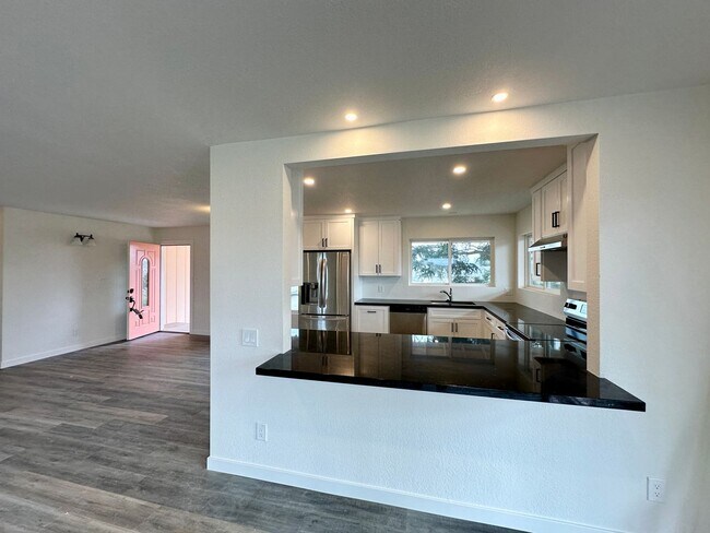 Building Photo - 735 N Trigo Ln