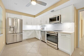 Building Photo - 933 Cypress Grove Dr