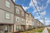 Foto principal - Available now! Three story townhome, 3 Bed...