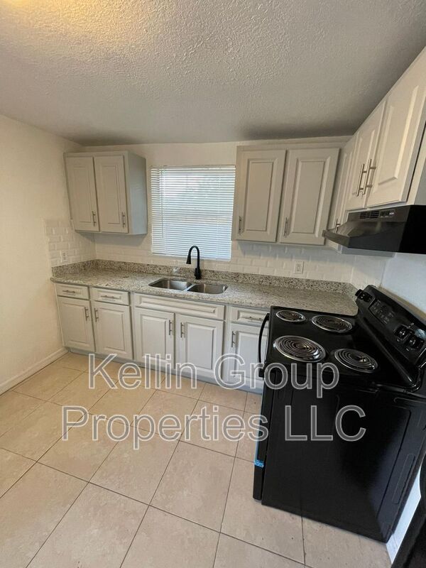 Building Photo - 3703 N 57th St