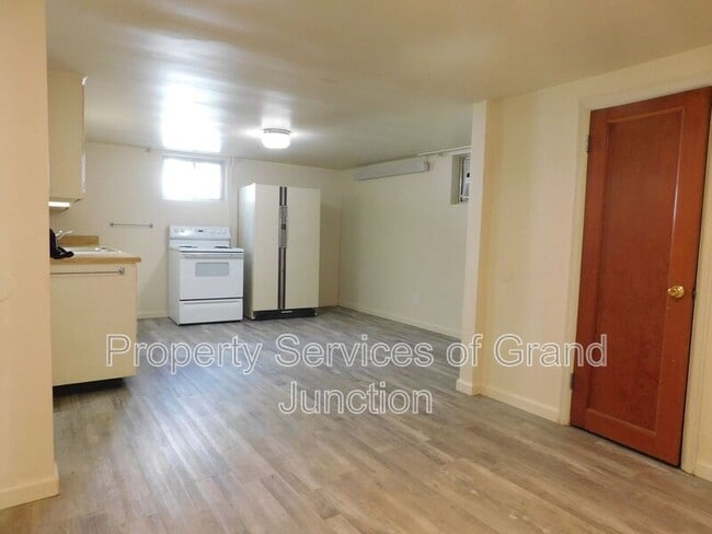 Foto del edificio - 1346 1/2 Texas Avenue