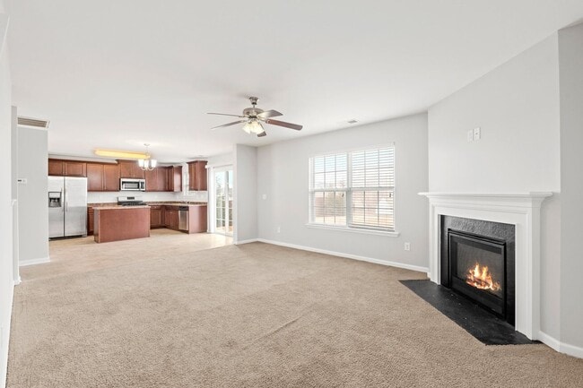 Building Photo - 200 Willow Grv Wy