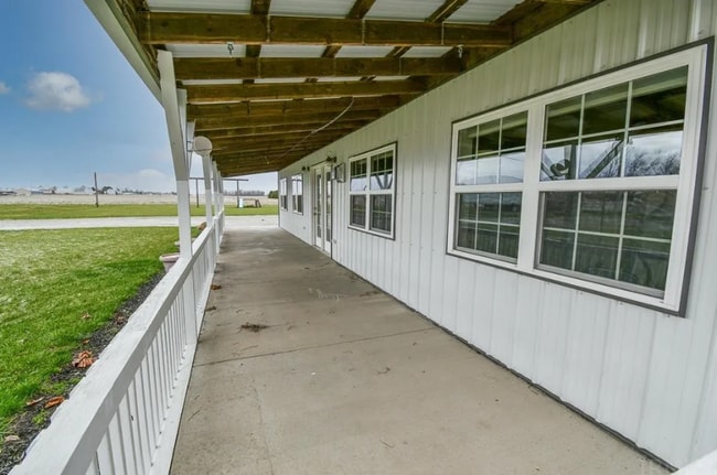 Building Photo - Three Bedroom Single Family Home in Flora ...