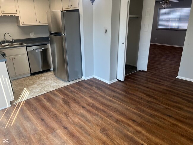 Foto del edificio - 311 Elmead Ct