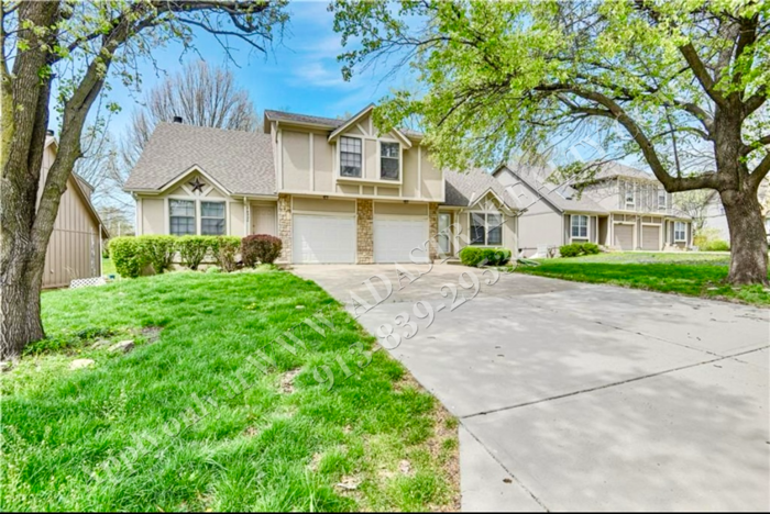 Primary Photo - 3 Bed 1.5 Bath Duplex in Blue Valley Schoo...