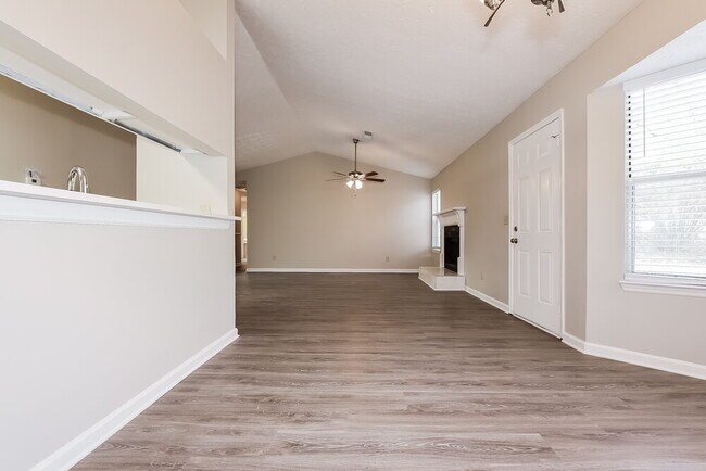 Foto del edificio - 5376 Winslow Crossing N