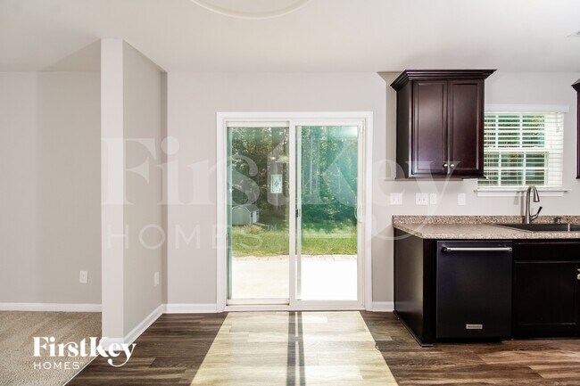 Foto del edificio - 227 Sawyer Ln