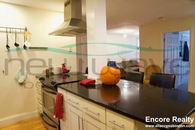 Foto del edificio - 841 Parker St