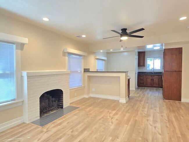 Foto del edificio - 450 S Shoreline Blvd