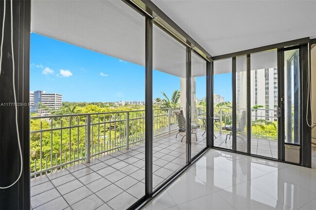 Foto del edificio - 2000 Towerside Terrace