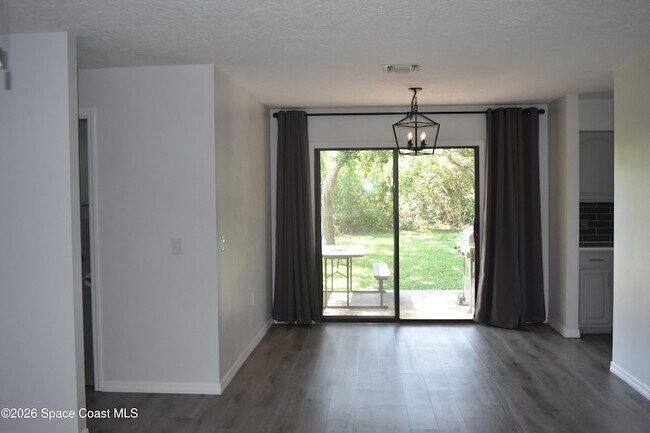 Foto del edificio - 364 Brookedge St NE