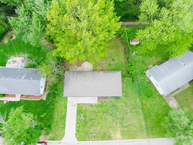 Foto del edificio - Beautiful 3 Bedroom / 3 bathroom Home Ready May 7th