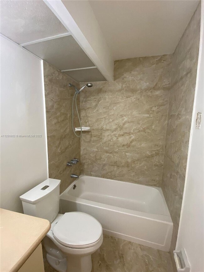 Foto del edificio - 9441 SW 4th St