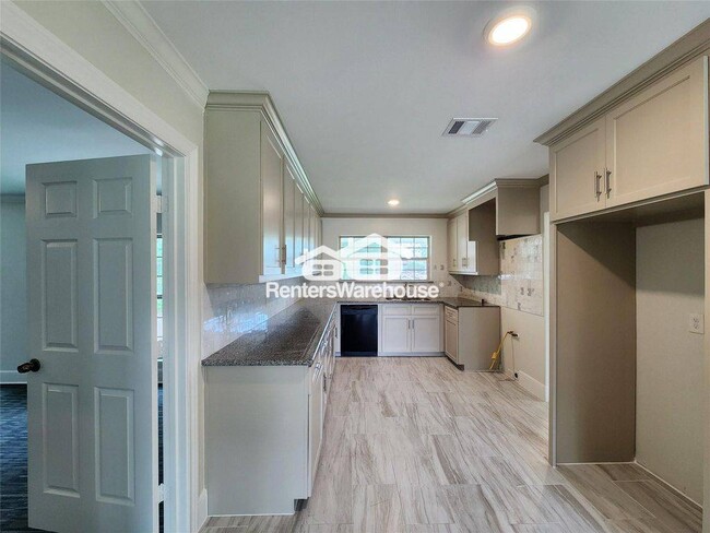 Foto del edificio - 8033 Turquoise Ln