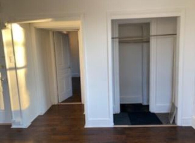 Foto del edificio - 228 Frank S Brown Blvd