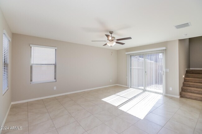 Foto del edificio - 8221 W Albeniz Pl