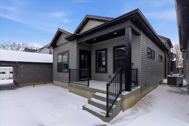 Foto del edificio - 812 Clay St