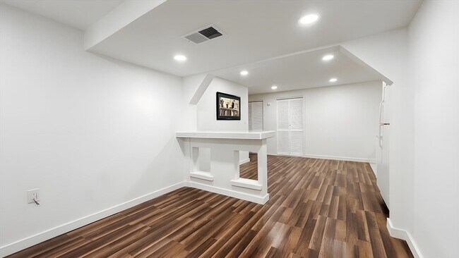 Foto del edificio - 338 Whiting Ave