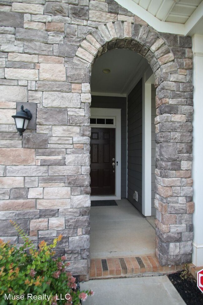 Foto del edificio - 4 br, 3 bath House - 5079 Alston Drive