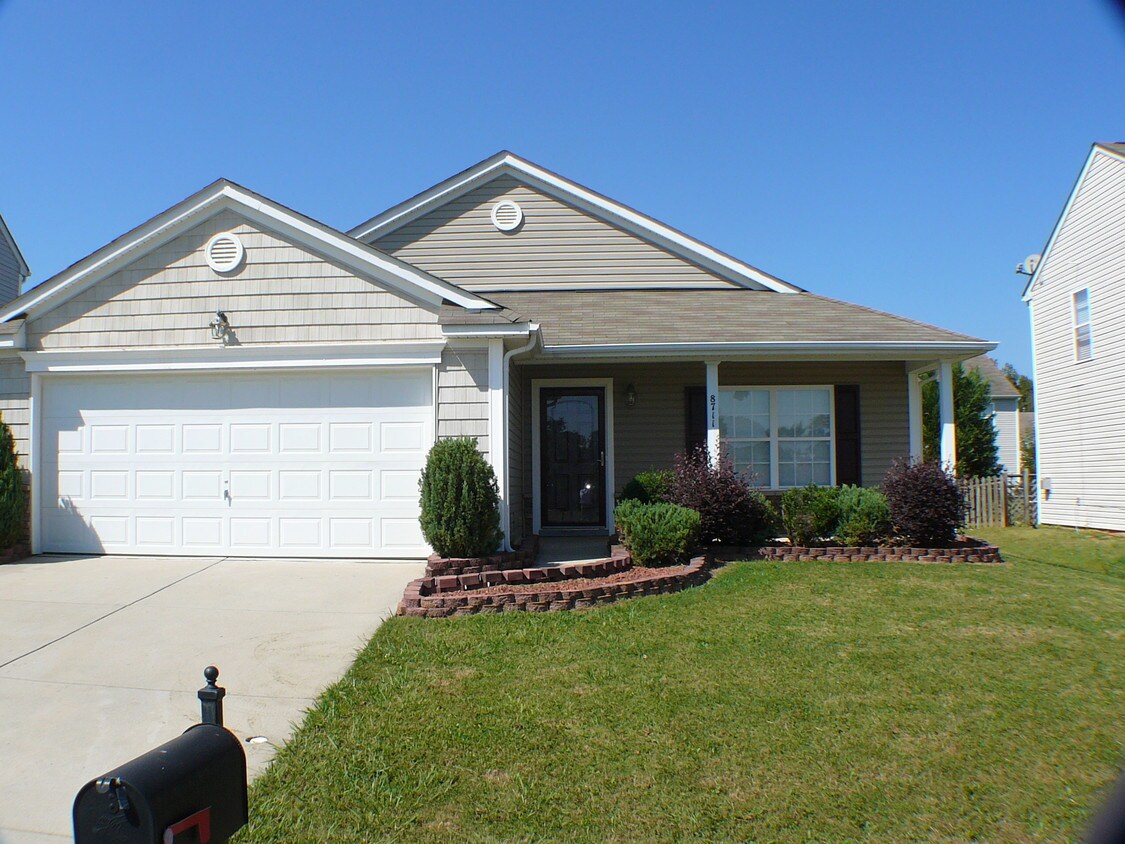 8711 Buckhorn St, Charlotte, NC 28216 House Rental in Charlotte, NC