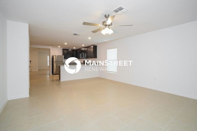 Foto del edificio - 4 Bedroom Pet-Friendly Home in Mascotte, FL with Main Street Renewal