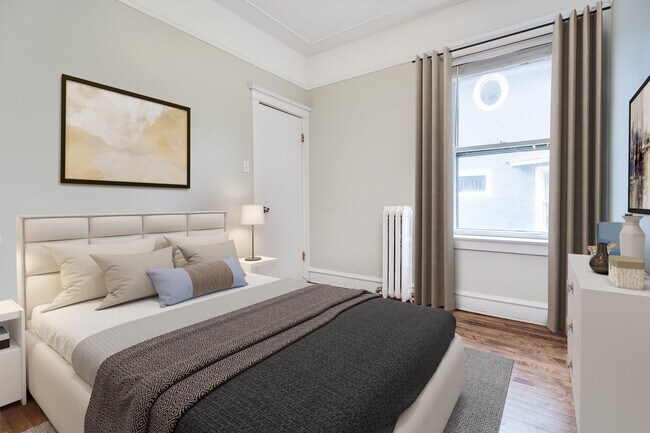 Bedroom 1 - 310 S Lombard Ave