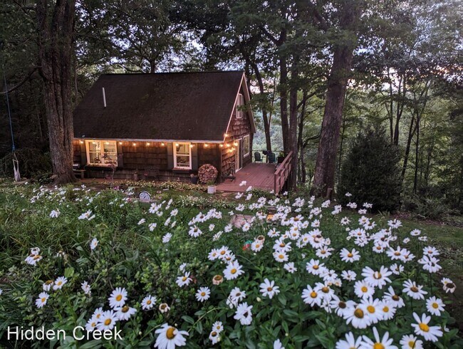 Foto del edificio - 4 br, 2 bath House - 257 Hemlock Hill Road