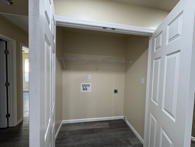Foto del edificio - 308 S Third Street-Apartment 1
