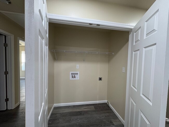 Building Photo - 308 S Third Street-Apartment 1
