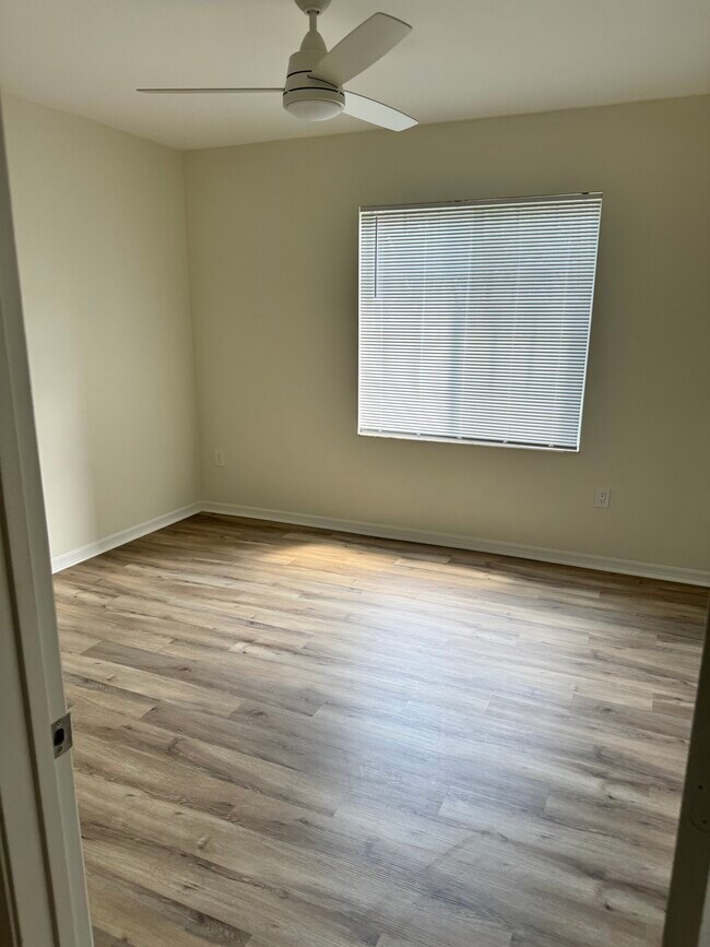 Building Photo - 6482 Emerald Dunes Dr