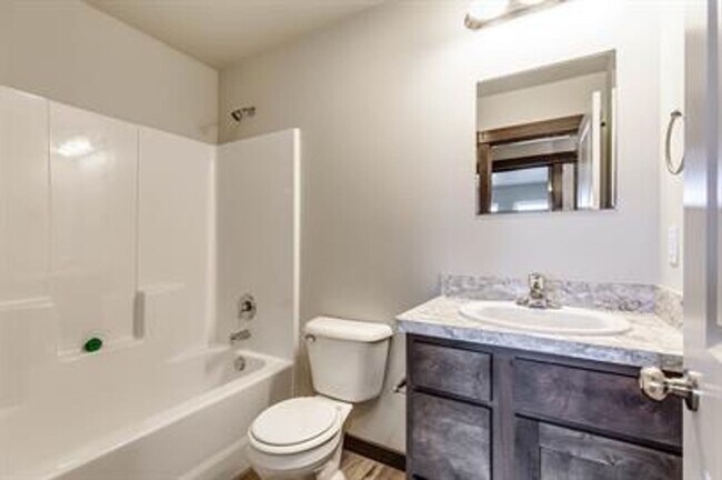 Foto del edificio - 1307 Westwood Cir