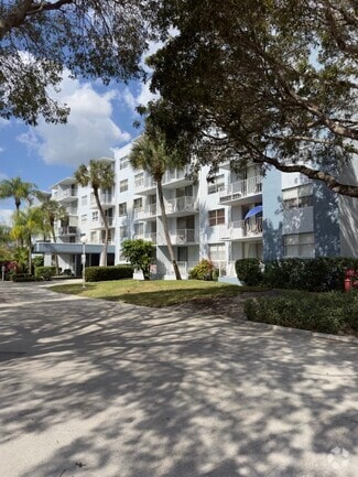 Building Photo - 470 Executive Center Dr