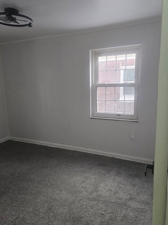 Foto del edificio - 20172 Sheffield Rd