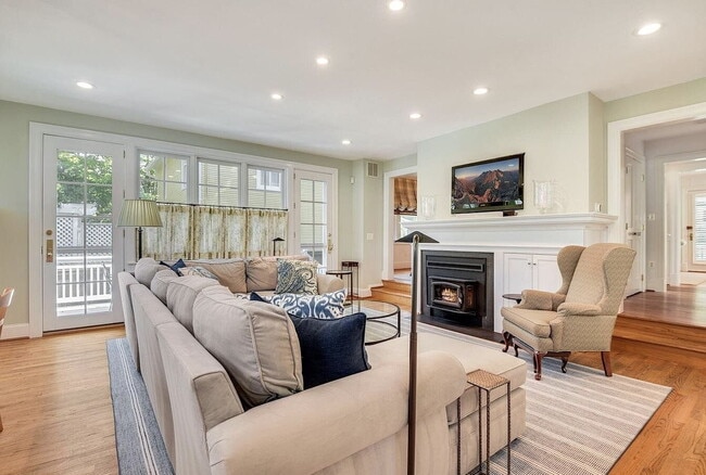 Photo - 3-Bed, 4-Bath Retreat in Chevy Chase!" Apartment