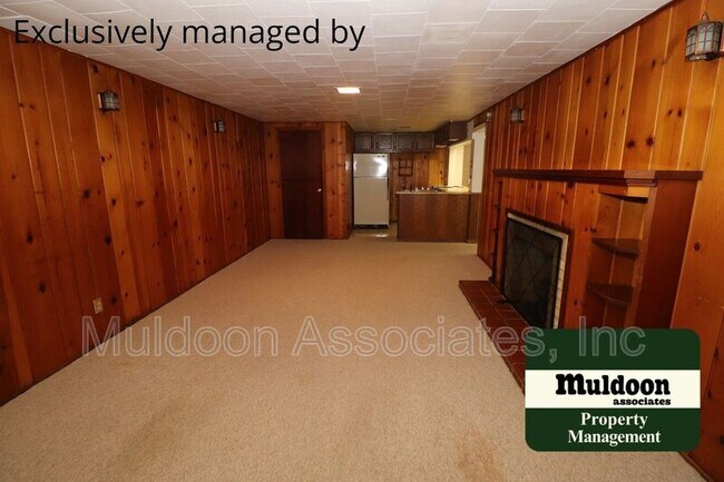 Foto del edificio - 215 Kenwood Dr