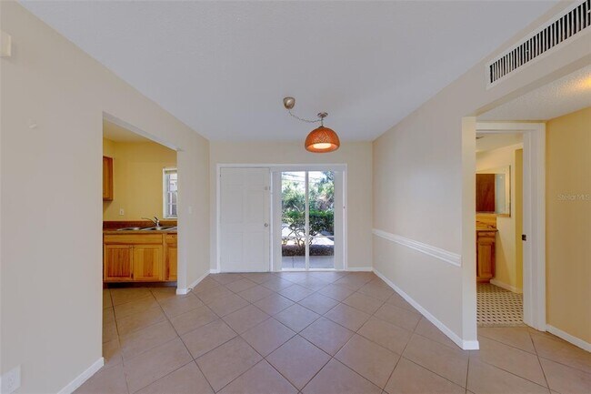 Building Photo - 8301 Bardmoor Blvd